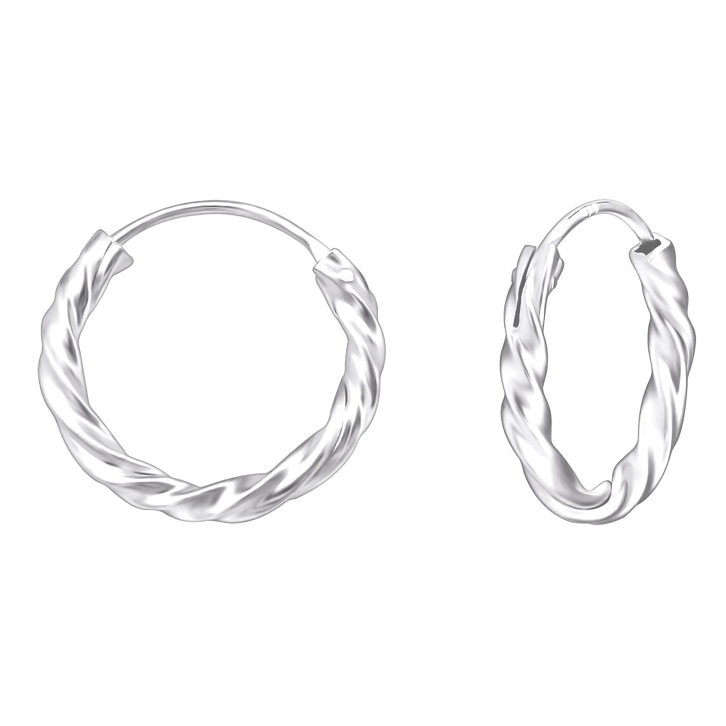 Kinderoorringen in de vorm van gedraaide ringen, gemaakt van 925 zilver.