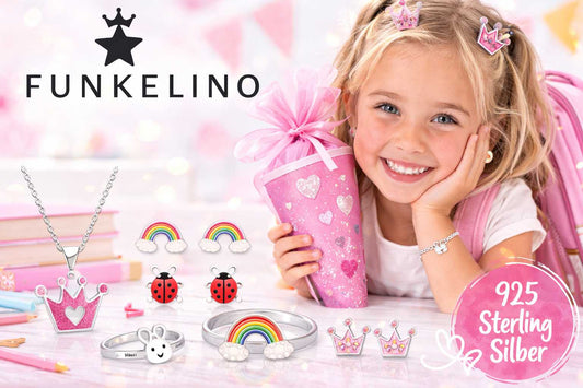 Mädchen freut sich zur Einschulung über schöne Schmuck Geschenke von Funkelino