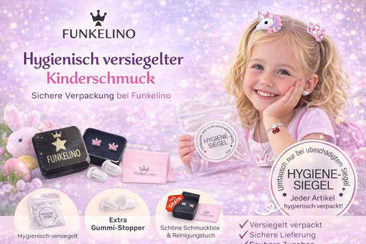Fröhliches Mädchen mit hygienischen Kinderschmuck von Funkeino