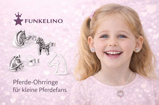 Kleines Mädchen mit vielen Pferde Ohrringen von Funkelino sehr glücklich