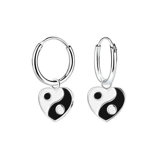 Yin Yang hartvormige oorringen voor meisjes, gemaakt van 925 sterling zilver.